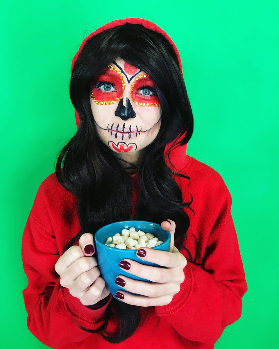 RoetzelPretzel's tweet photo. Iโm not obsessed with Coco, youโre obsessed with Coco ๐คฃโ๏ธ๐ฒ๐ฝ๐ #TotallyFunny #NowBackTo #Coco #dayofthedead @totallydottv https://t.co/6Ef2NoLWC4