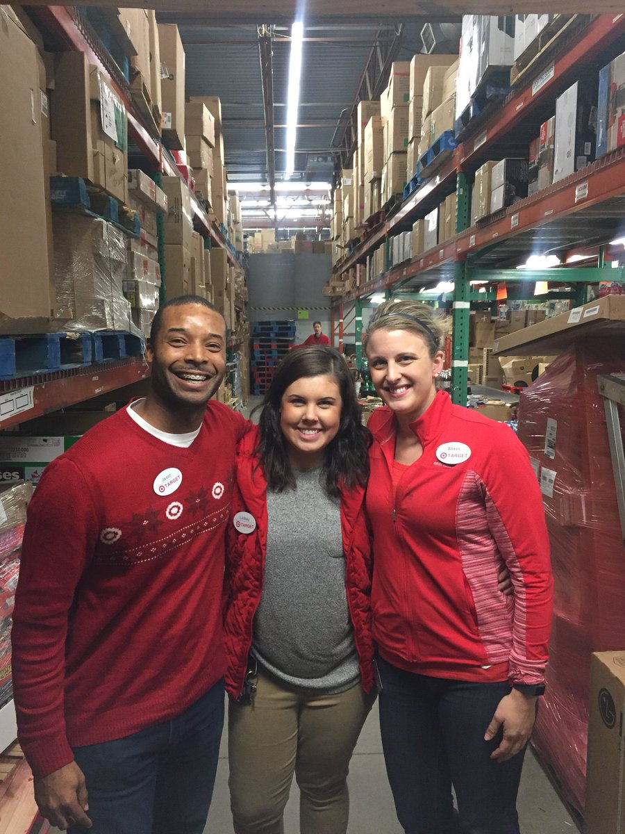 Great job Allison for all your hardwork and dedication to make sure your backroom is clean during our holiday season. It is always a pleasure to see team work and great leaders supporting each other. Thanks Lindsay and Allison! #T663