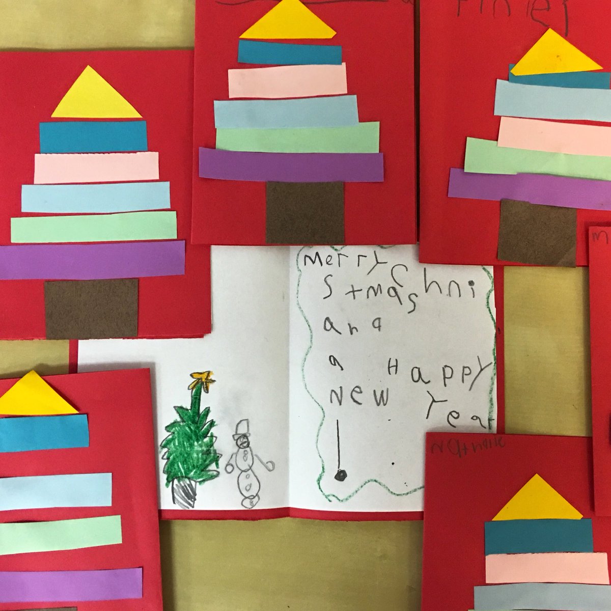 EuskoTeachers's tweet photo. Ya tenemos nuestras postales de navidad, listas para entregar a nuestras familias!
Merry Christmas and a Happy New Year!
.
➡️https://t.co/byToWwzSZu
.
➡️ https://t.co/6TdoA6PuyV https://t.co/QIAdb9baGY