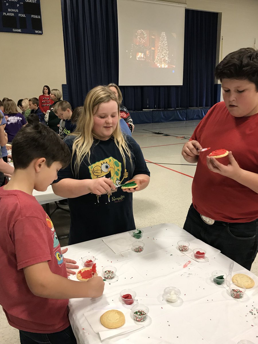 akatej3's tweet photo. Thank you @dfamilk for bringing so much joy to the students we love so much! You’ve made their day! #MCEloves #MCEelementary https://t.co/X9zACQQaq6