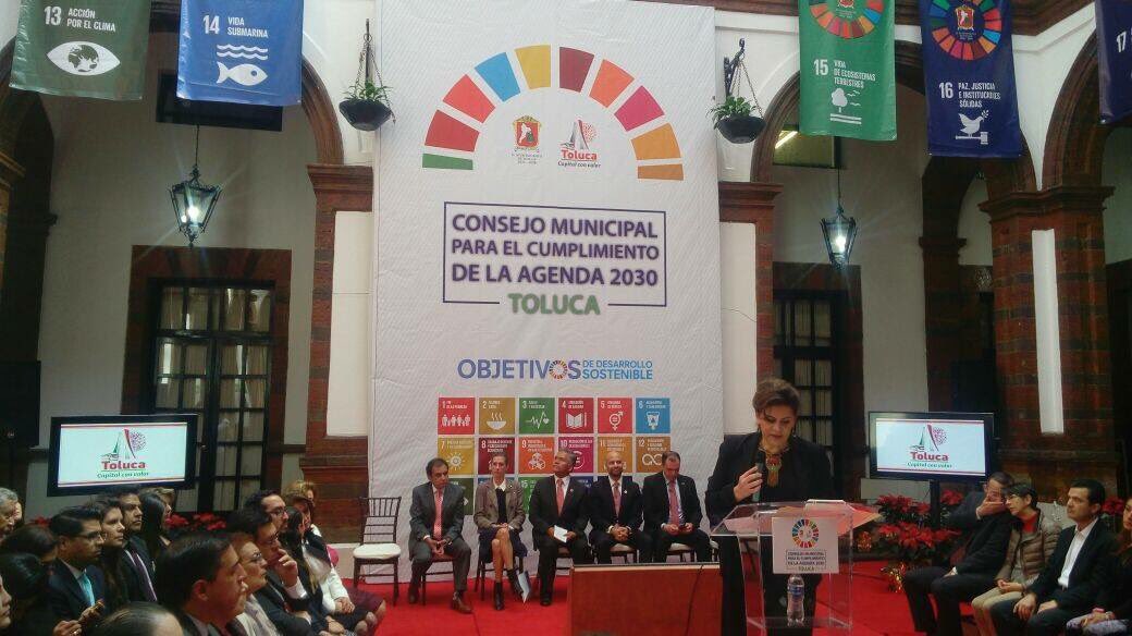 GRespuesta's tweet photo. Las agendas internacionales se aplican de lo local a lo globlal, y es responsabilidad de los ciidadanos involucrarnos en estos procesos. 

#GRToluca es parte del Consejo Municipal para la implementación de la Agenda 20/30 de Naciones Unidas. https://t.co/wLLZxPgNSZ