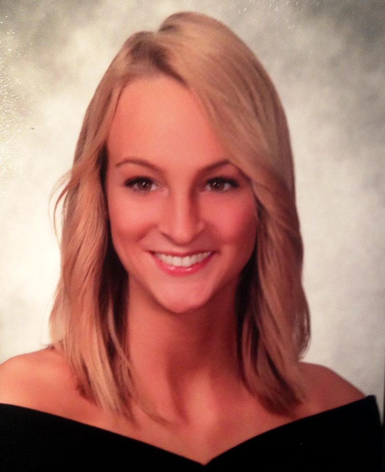 UNHAlumni's tweet photo. #UNHBos alumni network committee member, Kelsey Hamel '15, shared her post-UNH story with us, including her new venture, a #Boston #foodblog: Boston Behavior. Read more at https://t.co/jcoVsRPlDe @UNHCOLA @UofNH #UNHAlumni #TuesdayTales #BostonBehavior https://t.co/C7QoTo4fa1