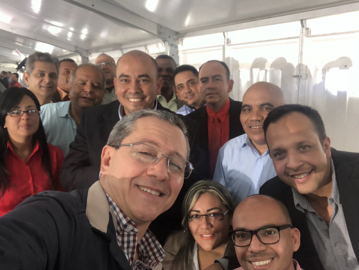 Nuestro gobernador <a href="/JULIOLEONYARA/">JULIO LEÓN HEREDIA</a> junto a los alcaldes bolivarianos dijeron presente en el Taller de Planificación del Sistema de Gobierno Territorial con el fin de seguir beneficiando a la población de #Yaracuy.