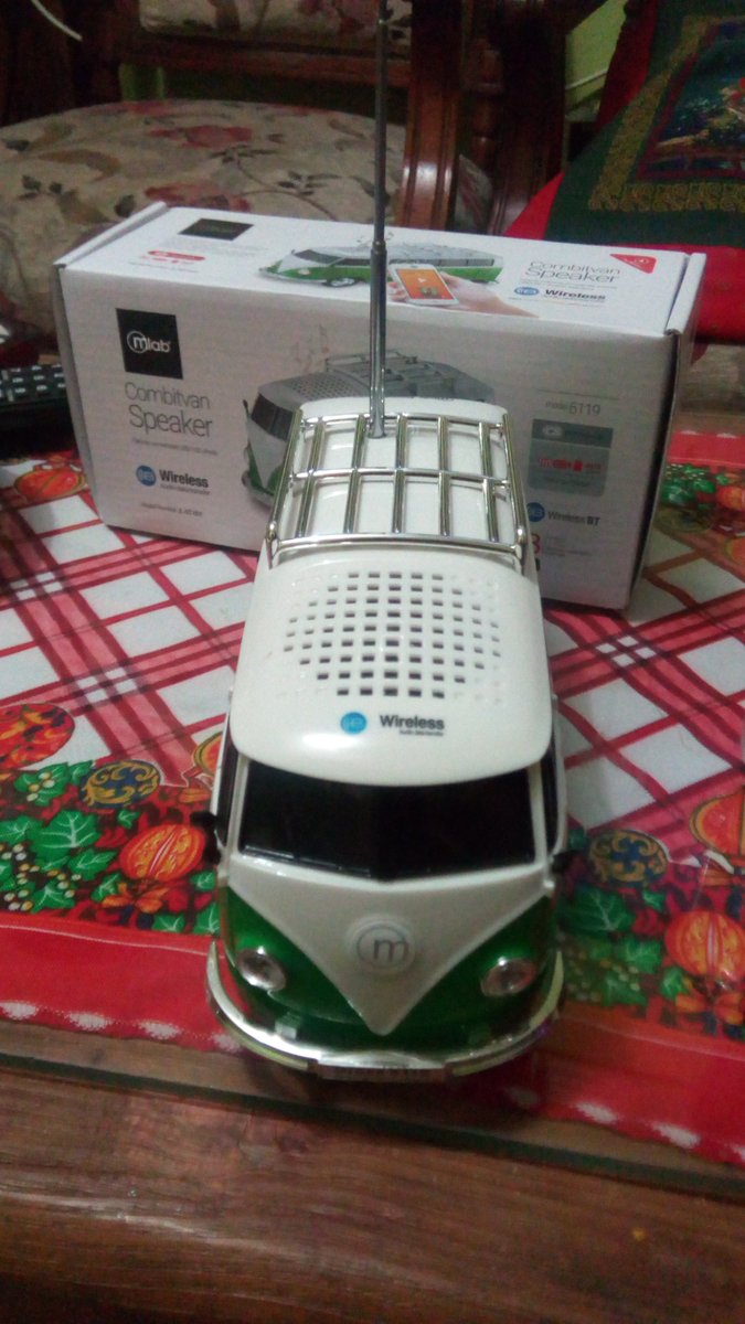 Gaba_petty's tweet photo. Vendo parlante con bluetooth, radio, conexión para USB, en rojo,verde o negro. $15.00 en tiendas a $20.000 APROVECHE!. @chileventas @chile_ventas @ChileCompra @grandateador @Dateadora @ElDateado RT https://t.co/yXFjCLEzp2