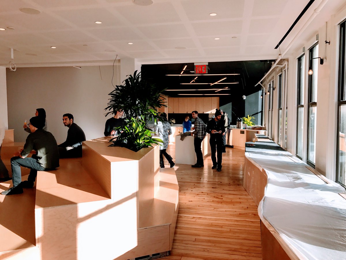 noah_weiss's tweet photo. 2 years ago: talking w/ @stewart about starting @SlackHQ NYC office
1 year ago: moved into Astor Place digs w/ 14 folks
Today: 55 person team across sales, eng, product, and design 
Next year: hiring across every department https://t.co/G6yayl4XkE https://t.co/MtxIXaEXV0