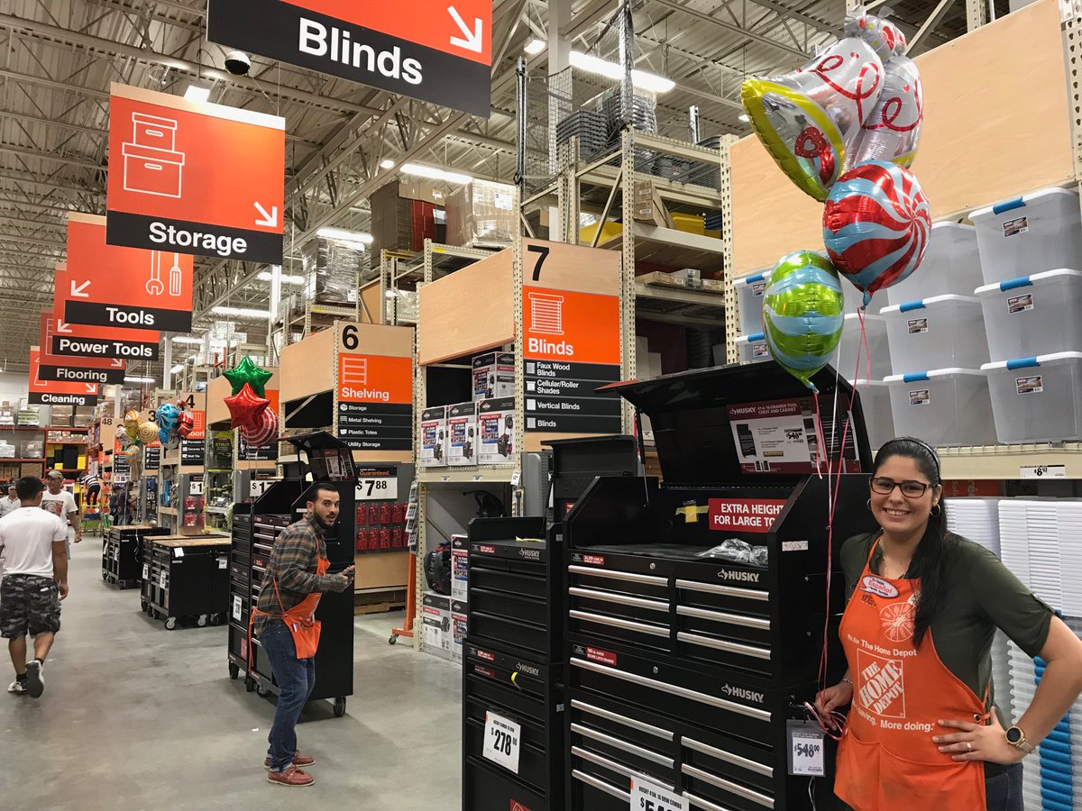 Come down to Marathon for Dad’s Christmas gift this year and meet our shinning star Mary*  #Marathon #6302 @mary19218236 <a href="/VegaMapvega/">Marisela Vega</a> <a href="/MartineMcKenzi4/">Martine McKenzie</a> @Joelitojr2012 @srigalivargas