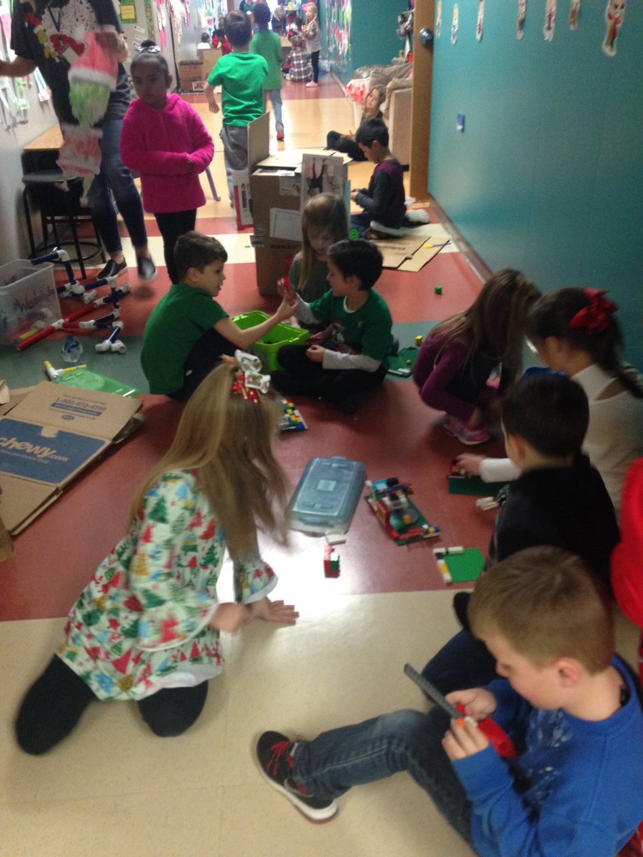 Crazy4_kinder's tweet photo. Pearson, Sparks and Garrison's Kinder classes build settings from How the Grinch Stole Christmas @Crazy4_kinder @T_B_Garrison  @MisdProud   @5elisabethp @MrsSparksSays @misd.gs/mtpeak https://t.co/oomOUYhvaQ