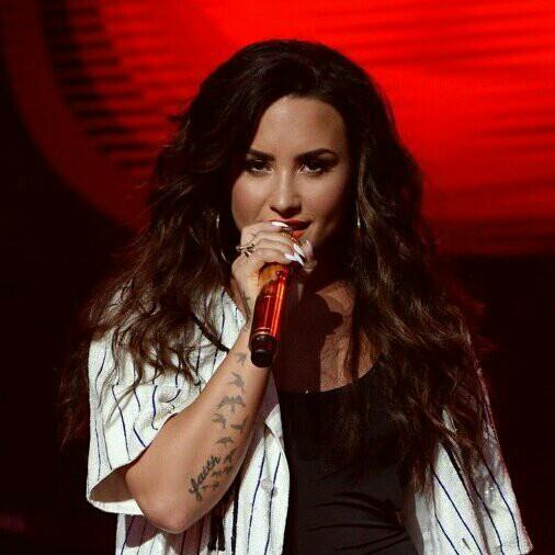 packstumblrr's tweet photo. 🍂PACK NEON 1/2🍂

             •DEMI LOVATO•

🍂FAV se gostou/ like
🍂RT se salvou / RT if u save
🍂Créditos se usar/ credits if u apply

//Mari https://t.co/lS3UamXed3