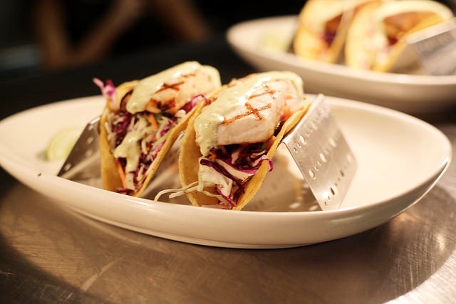 Don’t judge a taco by it’s shell… 😎🌮 bit.ly/2ituDRC

#TacoTuesday #PetesGrilleHB