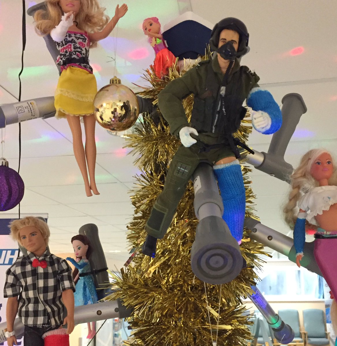 Hell_on_heels's tweet photo. Christmas tree in fracture clinic.
Creative genius?
Or stuff of nightmares?
#BrokenBarbie https://t.co/VffGwVM6o1