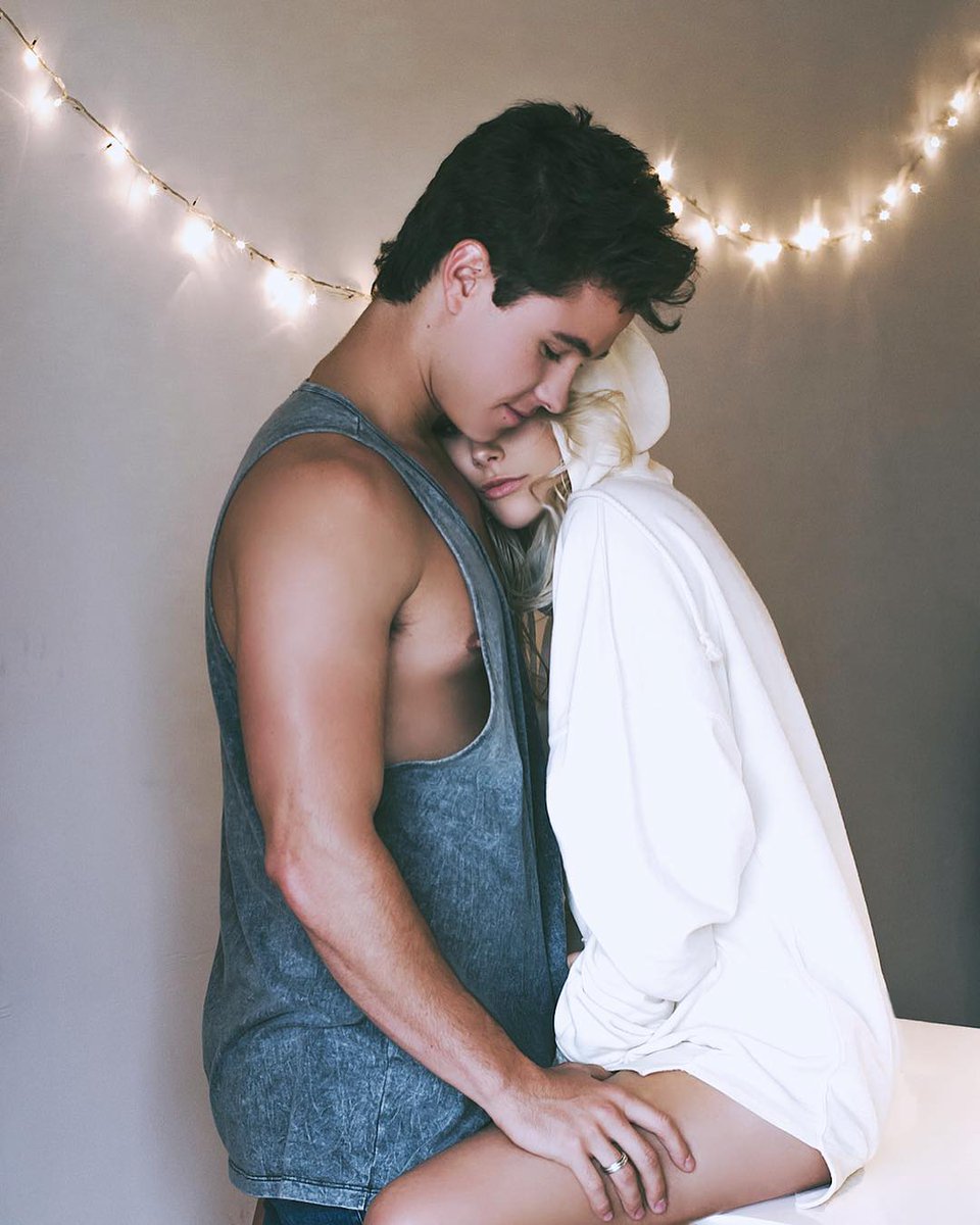 SeriesAndDorama's tweet photo. Los quiero mucho
Los amo mucho
Soy #SimbarForever ❤️@Michaelronda Y @VaLuZenere 😊😍 https://t.co/IkwGjIdMgb