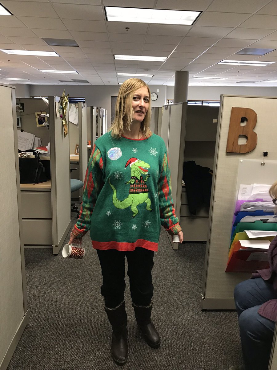 CaptainSwan_3's tweet photo. Some pictures from the holiday party at work. https://t.co/R4ujtdyWyL