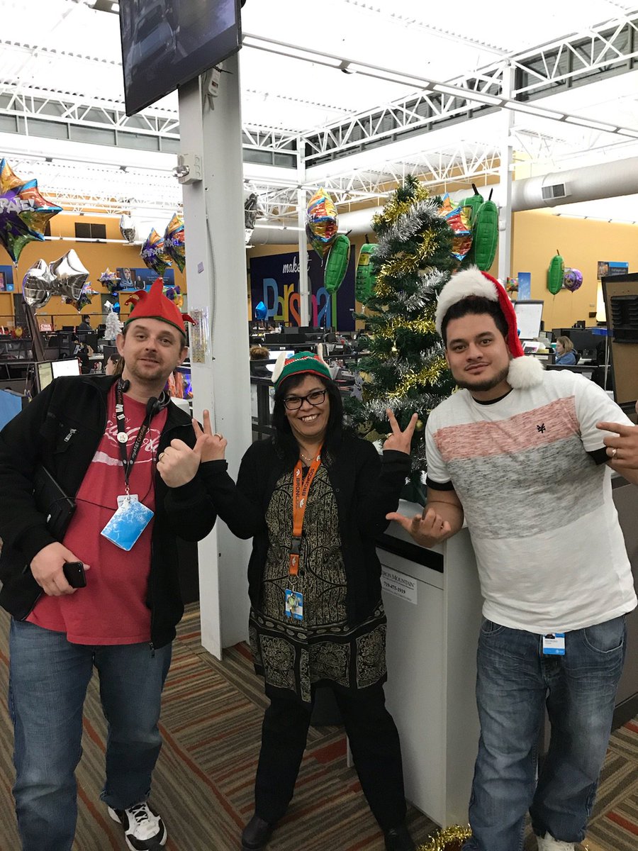 Mi60Paul's tweet photo. It’s getting all merry up in here! @loo_lewis @joshduranatt @yl6027 @PuebloHotChilis https://t.co/yxM4CZSujd