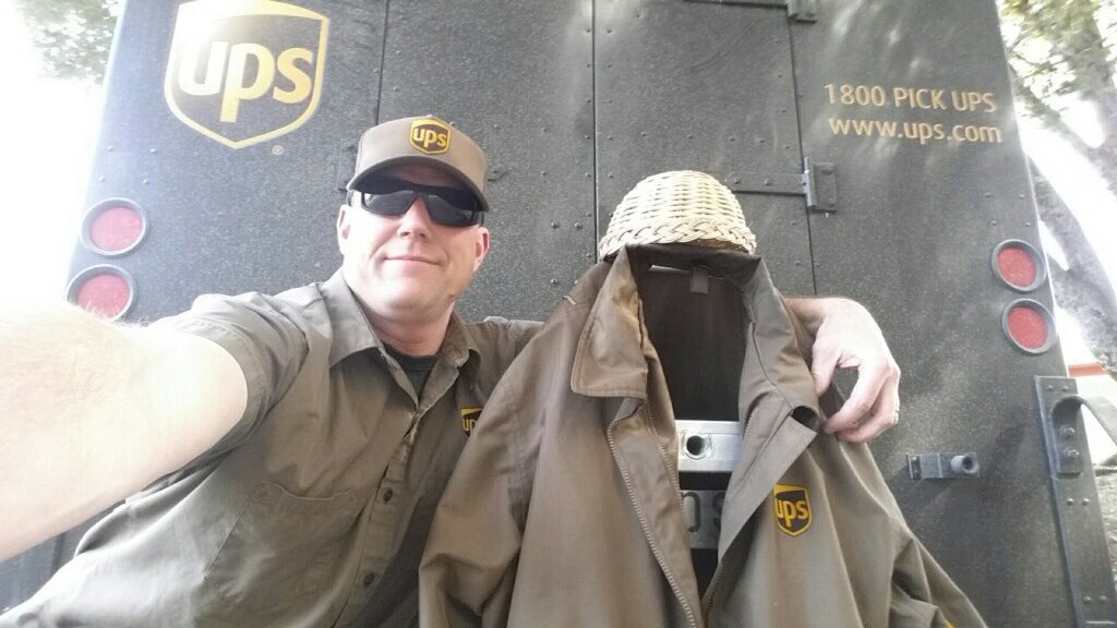 ericajohn14's tweet photo. Blackstone drivers making it happen this peak season with smiles on their faces! #peaksmiles#peak2017 https://t.co/d26jlVLsEG