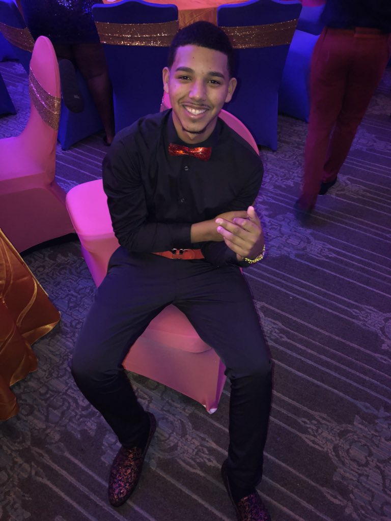 Imdatboiii2's tweet photo. I’m just DatBoiii 💯🤷🏽♂️ #SeniorBreakfast #miamijackson #2k18 https://t.co/qooyK37emG