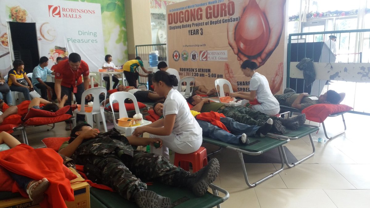 42ndsac's tweet photo. 42SAC personnel led by PSINSP REYNANTE C PASCUA participated in “Dugong Guro, Dugtong Buhay Project of DepEd Year 3” held at Robinson's Place, Lagao, General Santos City. https://t.co/kcQ6NONxhl