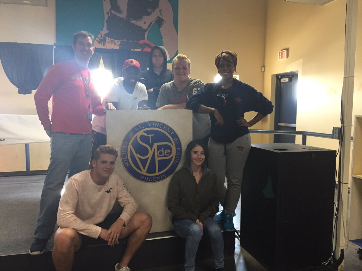 YoteTracknField's tweet image. Today track and field took a small group down to St Vincent De Paul and helped feed over 600 people. Great work and what an experience @CeHSathletics @CeHSAZ #CoyotePride