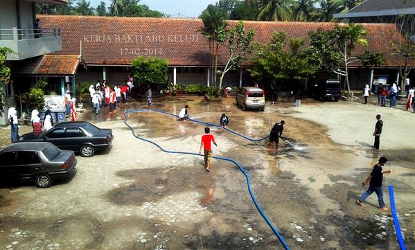 Sabayouth50's tweet photo. Sekolahmu, sebelum renovasi menyerang~ https://t.co/86WfLk8voq