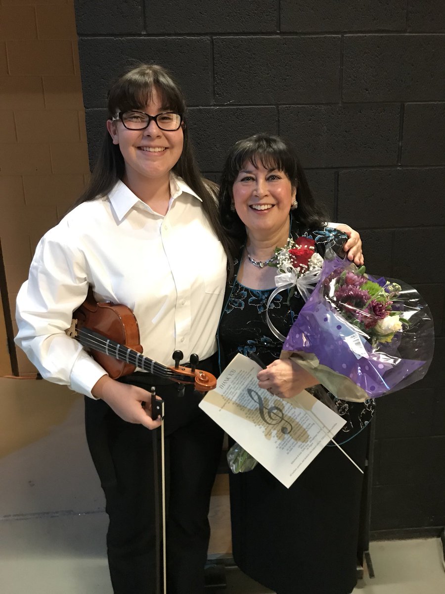 ElsaLinney's tweet photo. @CharlesChargers So proud of my orchestra student Brooklynn Ambriz. She performed with the MS All-Region Prelude Orchestra last weekend. Way to go Brooklynn. 🎶#tmeaallregionorchestra #episdfinearts https://t.co/IsYxzFiggA