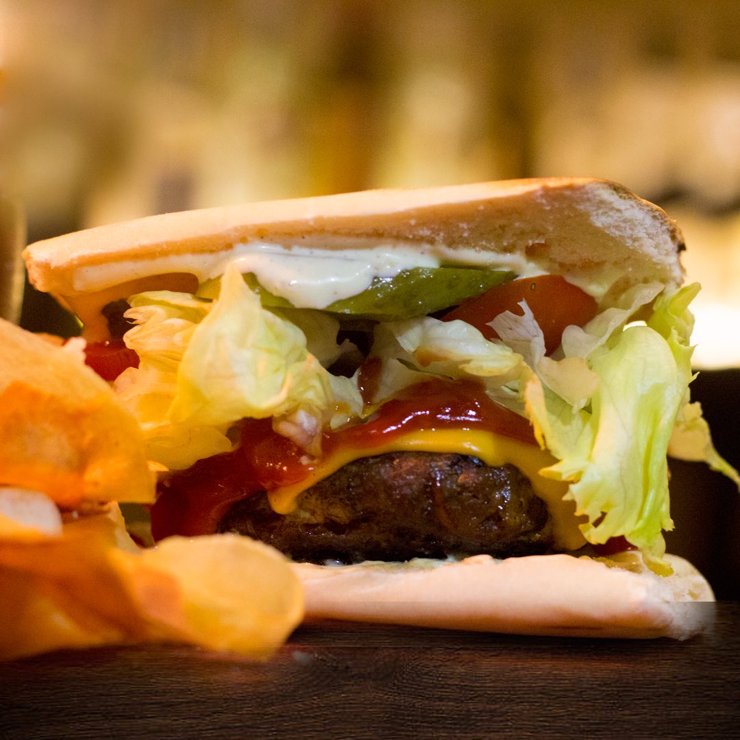 904PizzaBar's tweet photo. 🔥Saaaaalen burgers del carajete! 🔥
Aprovechá nuestra promo de 2x1 desde YA hasta las 23hs #904 https://t.co/n59xCeJAsI