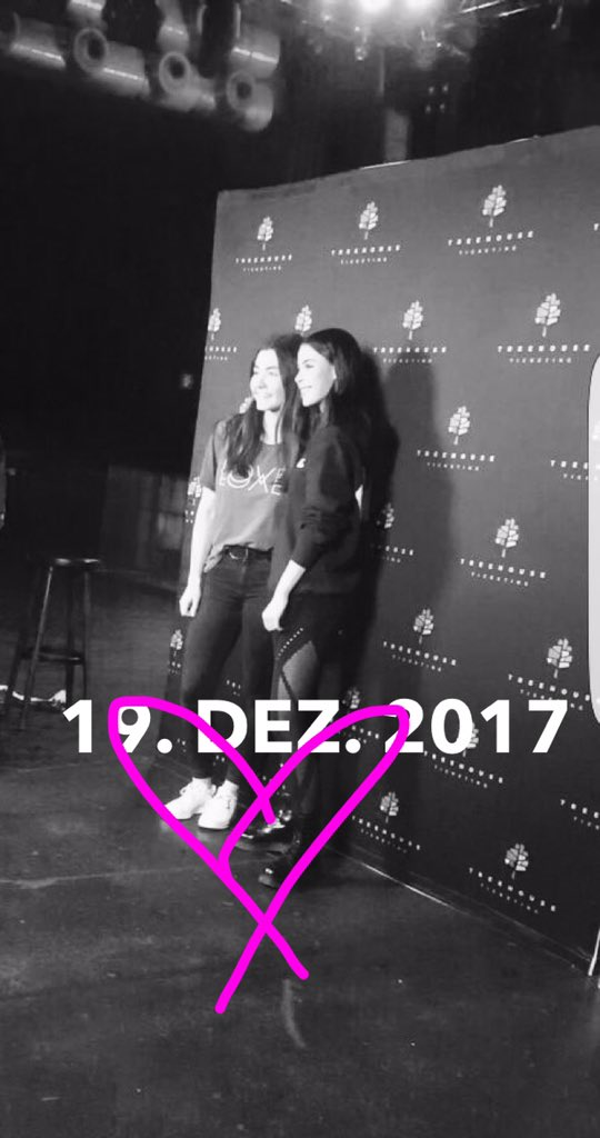 Lenisview's tweet photo. Danke @Lenas_view für diesen Abend! #endofchapterone 💗 https://t.co/fTvVnEXneK