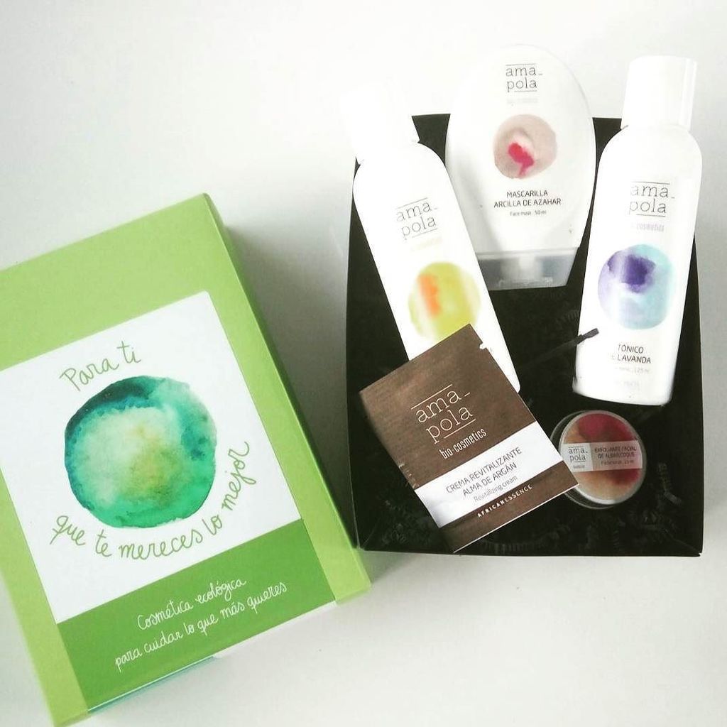 OrganicsMag's tweet photo. Y esta cucada nos llega desde la marca Amapola Biocosmetics. Un completísimo pack para limpiar y detoxificar la piel del que os hablaremos dentro de poco...😍😍
@amapolabio #cultivatupiel #amapolabio #organicskincare #greenmagazine #organicsmagazine #r… https://t.co/85kS3f4oeg https://t.co/Q5anTYmAAz
