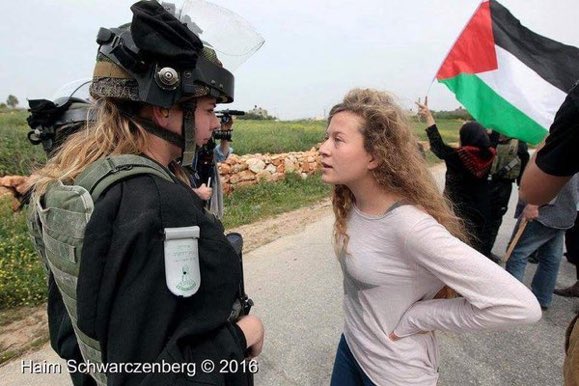 Hibai_'s tweet photo. La democracia es incompatible con detener a niñas. #FreeAhedTamimi https://t.co/jMNJAgHpo2