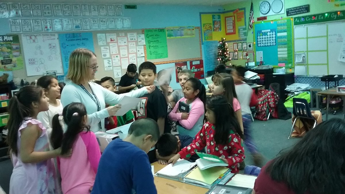 MrWCoffeeDude's tweet photo. Delivering letters from Santa Claus to elementary students, written by my high school students: what an awesome experience! https://t.co/KuF2ZW6QZu