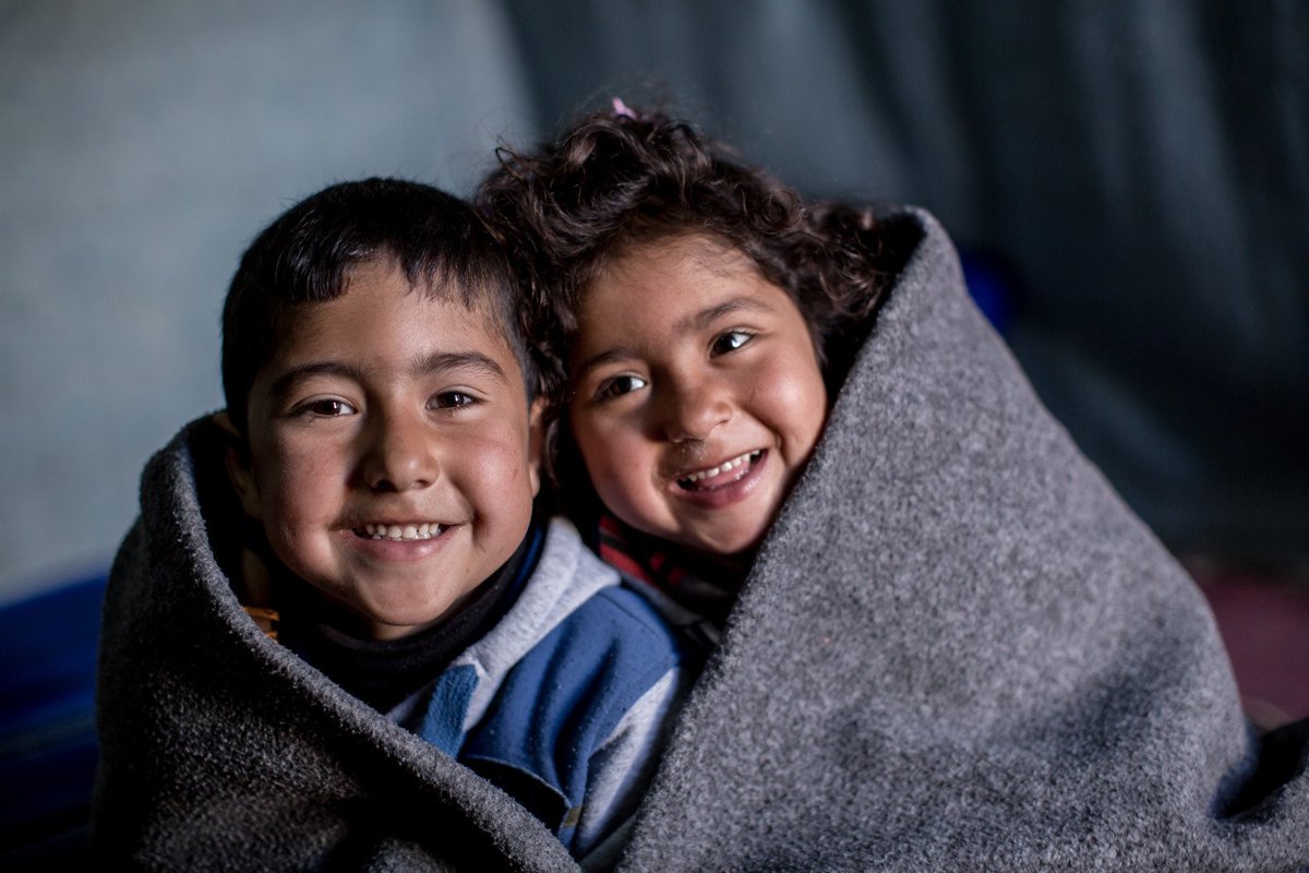 LionsGiving's tweet photo. #Lions are working with @UNICEF_uk to keep #refugee children safe and warm this winter and we need your support. Please help us raise £25,000 so 5,000 children can each  receive a thermal blanket to keep them warm. Find out more at https://t.co/QY58AeRe2h #Christmascharity https://t.co/yvEnCSTb8Q