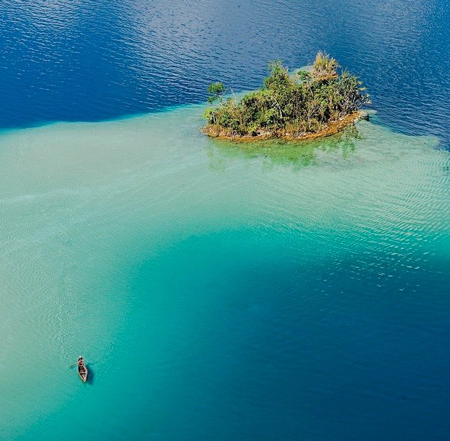 VelascoM_'s tweet photo. #RutaMaya. Laguna Miramar, tesoro natural de la selva virgen. En tus vacaciones ven, conoce y disfruta #Chiapas. #EstadoSeguro. https://t.co/pwa1JYE9P7