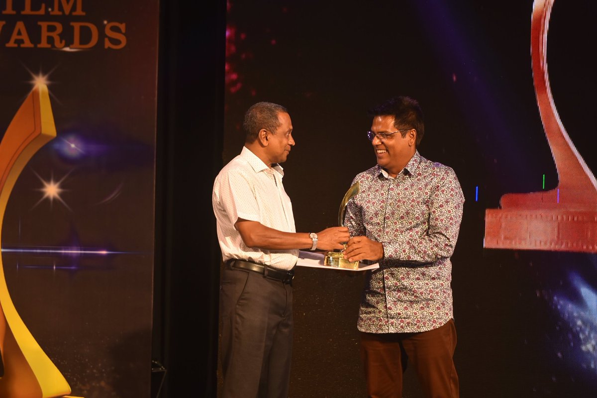 mundhu_maldives's tweet photo. Proud moment for the STARs family. Congratulations Aslambe, winner of the Lifetime Achievement Award at the Maldives Film Awards. #AslamRasheed #SlamStudio #STAR @AnthuSH @salmaburton @asmarasheed2 @maldivious @AbdullaIshan 🌟🌟🌟🌟🌟 https://t.co/KEiKmOtooY