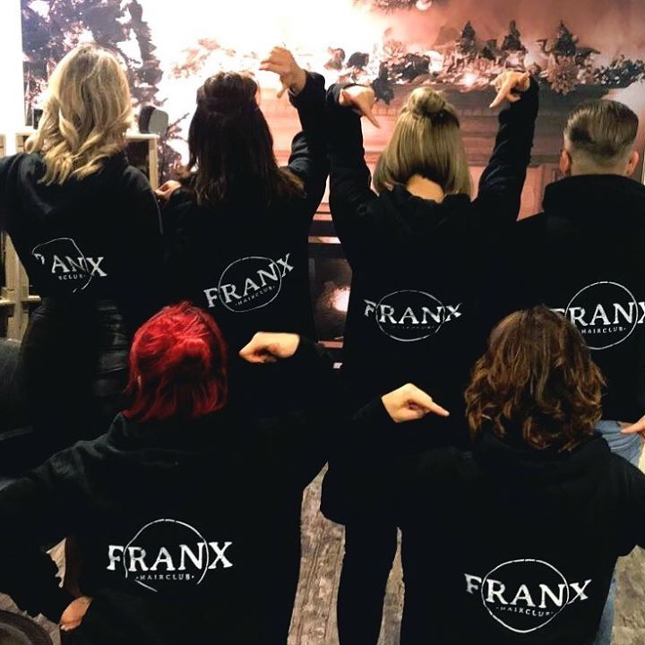 FranxHairclub's tweet image. FRANX HAIRCLUB - wij zijn klaar voor de curling finale! 🙌🏽🏆 #oldenzaal #curling #curlen #franx #franxhairclub #ijsbaanoldenzaal #hoodies