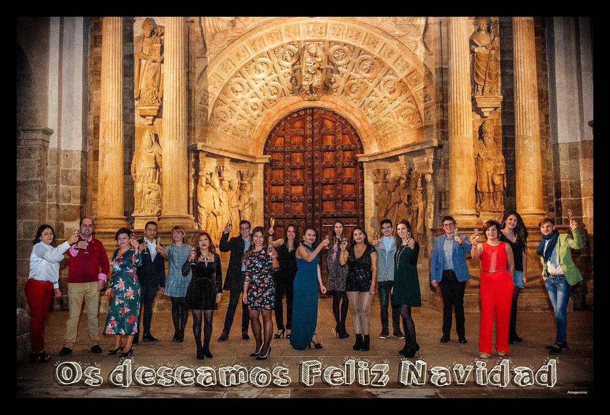 CafeBarTarazona's tweet photo. Llegan días entrañables, rodeados de la familia y amigos, con deseos y propósitos, con alegrías e ilusiones y siempre rodeados de todos vosotros. Desde Café Bar Casino os deseamos una Feliz Navidad. https://t.co/jP7wcICrn5
