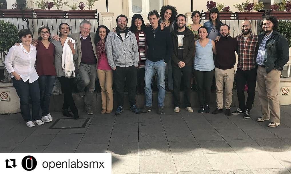 chinivana's tweet photo. Una semana llena de aprendizajes e ilusiones compartidas โค๐ค
ใปใปใป
#Repost @openlabsmx
Equipo y participantes del Laboratorio de Impacto (iLab) 2017.
#openlabs #labdeimpacto #laboratoriociudadano #CaixaMagica #Artilugios #BibliotecasMadrinas #CDMX https://t.co/6z4J1vsNfa https://t.co/yq82C11UHz