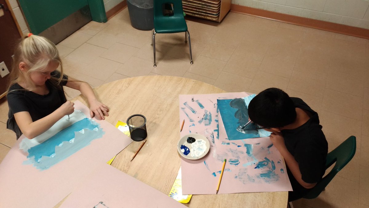 MrsColvinsClass's tweet image. The students practiced what they learned about tinting colours by painting nighttime pictures. @EmmaKingES
