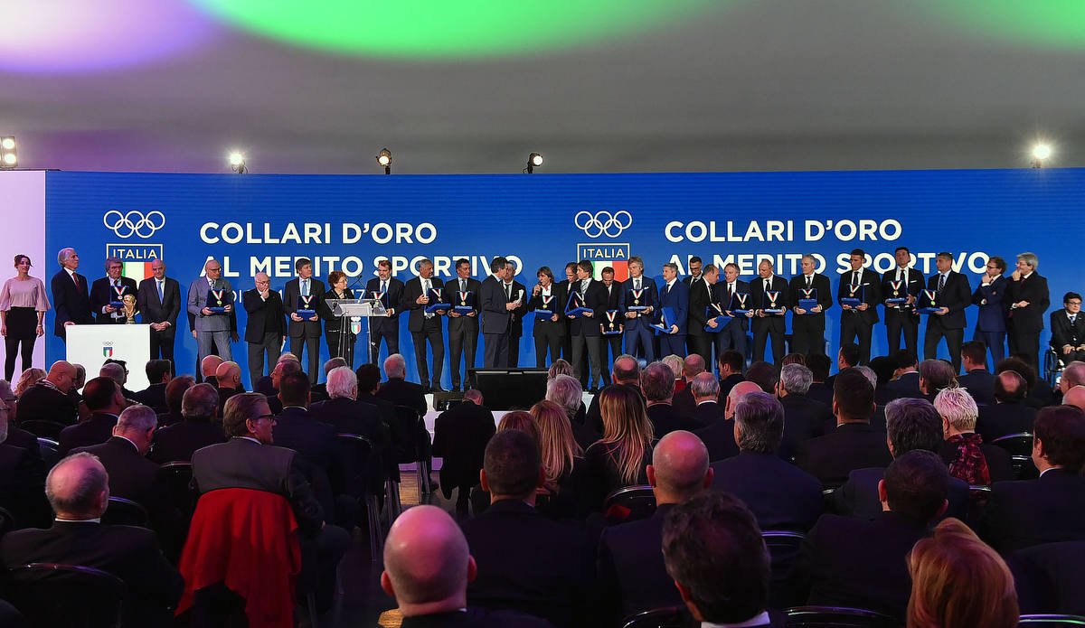 giomalago's tweet photo. La grande festa del CONI e dello sport italiano per la consegna dei Collari d'Oro... Quante emozioni... Grazie al Premier @PaoloGentiloni, al Ministro @LottiLuca, al Presidente @LucaPancalli e a tutti i nostri campioni! #collaridoro https://t.co/Za738Ysxad