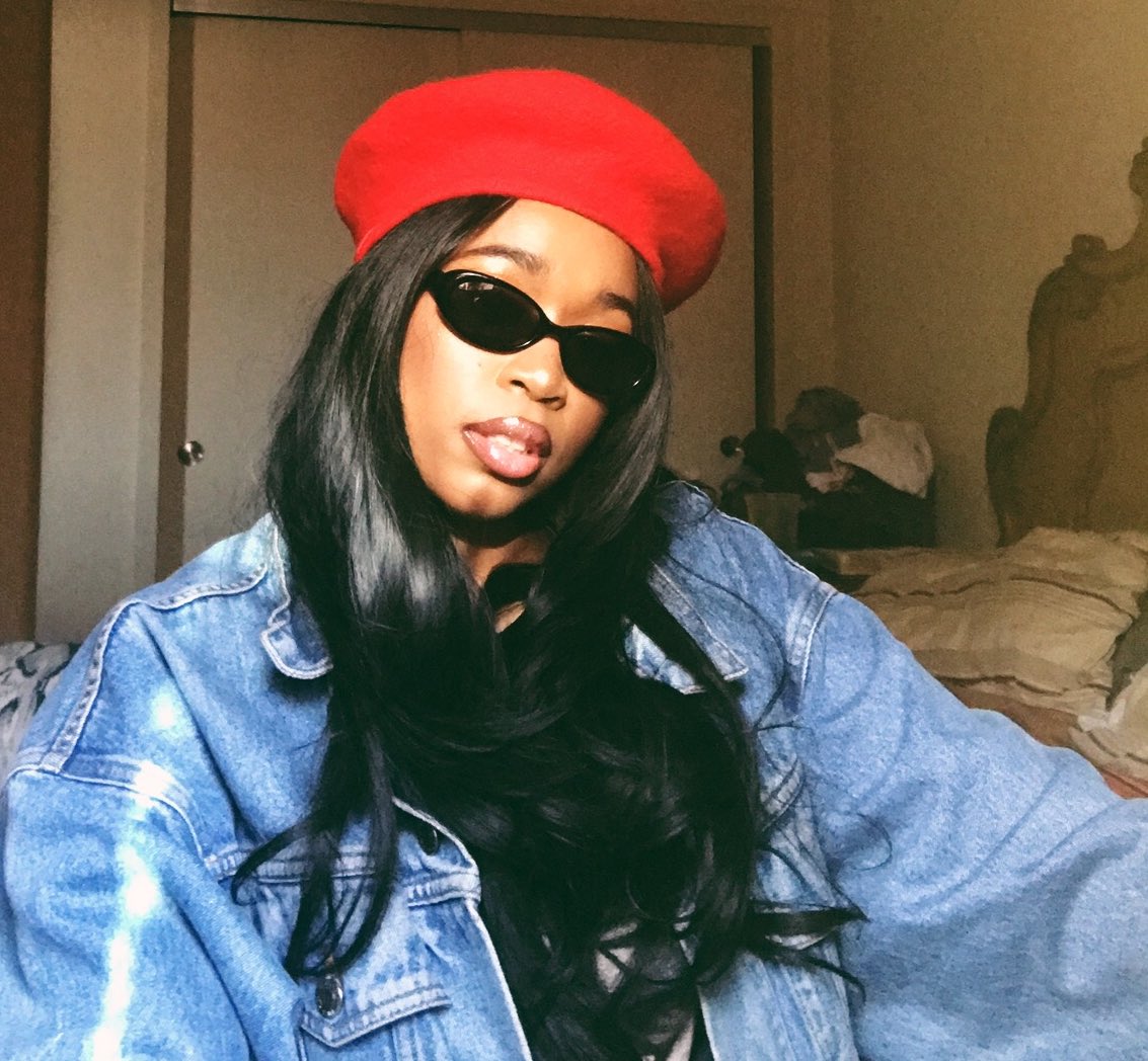 notoriousaali's tweet photo. SHADEZ ON. SHADEZ OFF. https://t.co/gkt5KyLkHj