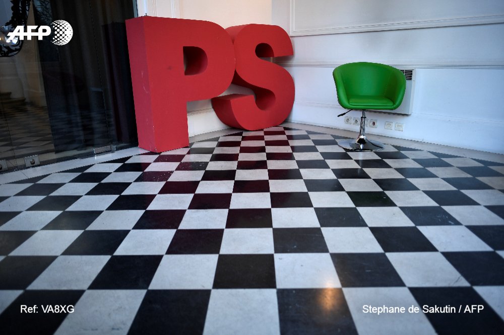 Raphael_Hermano's tweet photo. Ca y est, le PS vend son siège de Solférino pour 45,5 M d'euros https://t.co/xuINnpVcOk par @marcpreel #AFP https://t.co/TIGEvOR4jF
