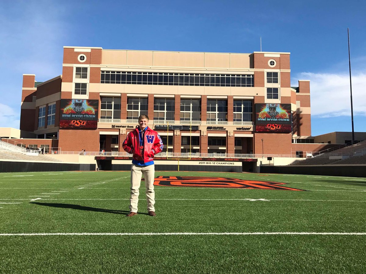 BradenCass's tweet photo. Extremely excited to say that I’ve received a full offer to Oklahoma State. I’m now committed and will be signing tomorrow. #GoPokes #PistolsFiring #CowboyUp18 #NSD18 https://t.co/N99QKfPzSL
