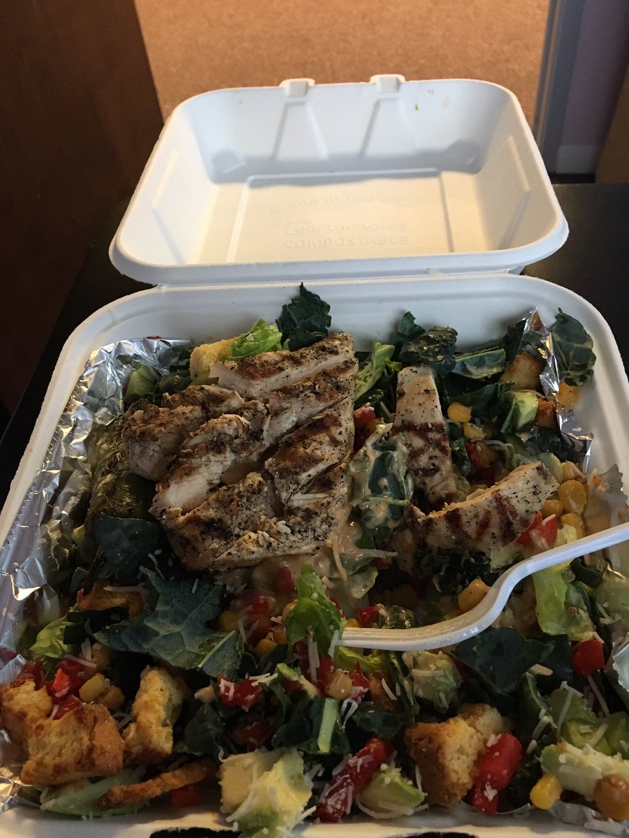 picothegallo's tweet photo. I just got a 20 dollar salad delivered to me.. on my @adam22 shit @nojumper 😂🙏🏽 https://t.co/HOuDAmVgVC