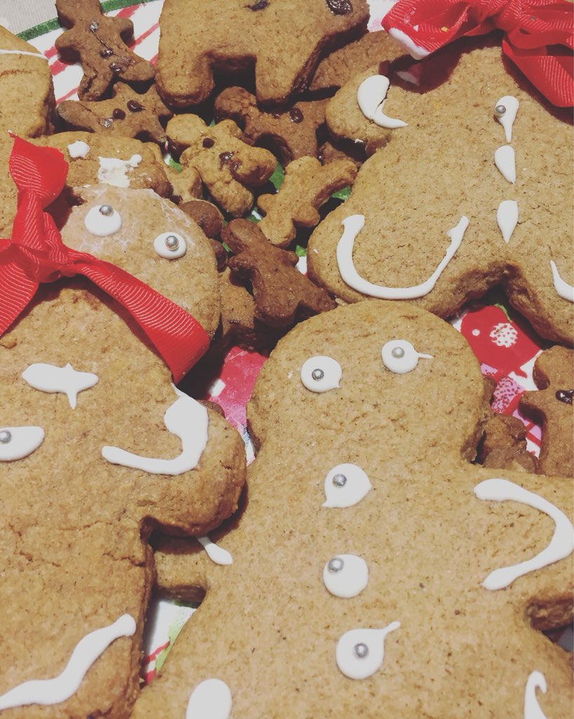 Chiare_'s tweet photo. Primo tentativo di #gingerbread ✔️
#cookies #MerryChristmas #homemade #sweets https://t.co/2OaremVKc7