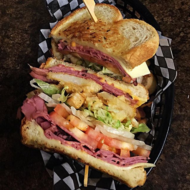 iShopCloverdale's tweet photo. #iShopDeals Buy 1 entree and get your 2nd entree 50% off at Rusty's Pub with your iShop Cloverdale card. More information at https://t.co/gyGtz8wPS3
#iShopCloverdale #RustysPub #CloverdalePubs #PubFood #SurreyBC #CloverdaleBC #PubsofSurrey #DiscoverSurrey #TrueSurrey #LocalEats https://t.co/pSAf5YtTB8