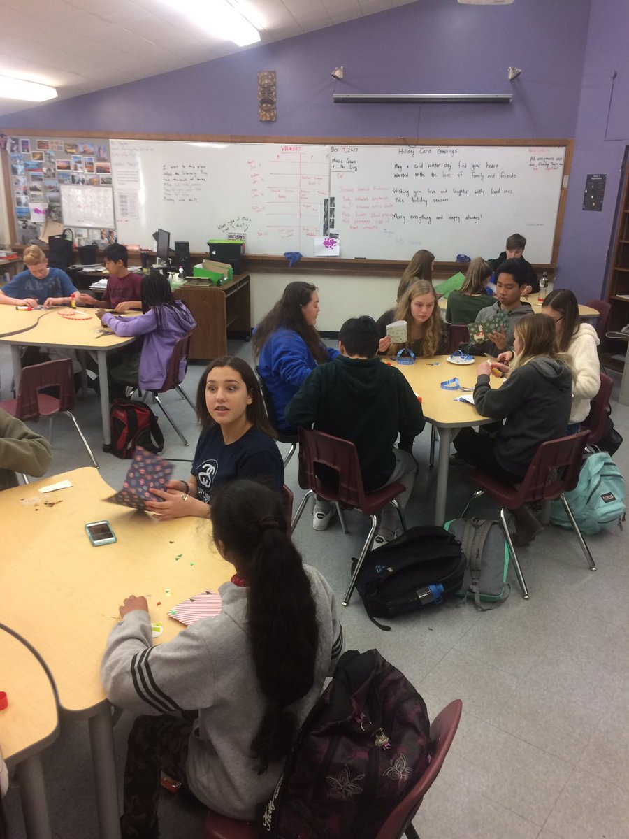 shaunakeyes1's tweet photo. Grade 9's and Grade 12 mentors making cards and spreading holiday cheer in the neighbourhood! @wpcLRSD https://t.co/8jAxyDmH7e