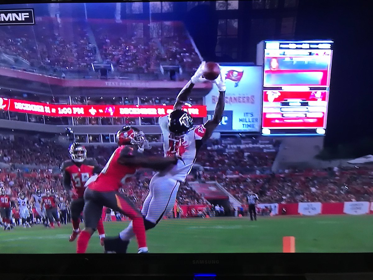 supermikebrown's tweet photo. and this one (also on end zone).  @juliojones_11 pushed in the back -- before the ball arrives.  Julio still got his hands on it (so not uncatchable). But the defender moved Julio past the ball, making the catch impossible – even for the greatest receiver in the league. https://t.co/3ZK6k8QMGp