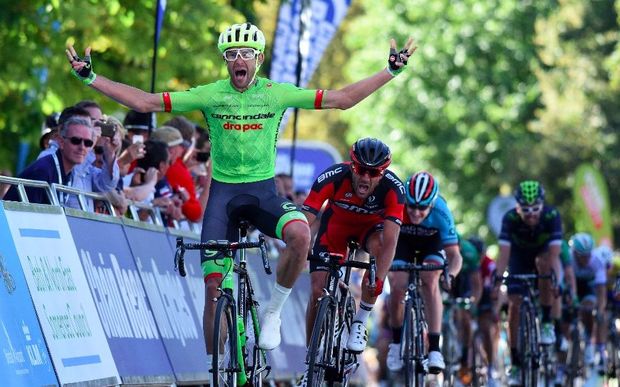▶ Pro cyclist @JackBauerNZ has signed on to @GreenEDGEconti ahead of his campaign for the Elite Road Nationals in Napier. He talks goals, training and his comeback from a career-threatening injury. radionz.co.nz/national/progr…