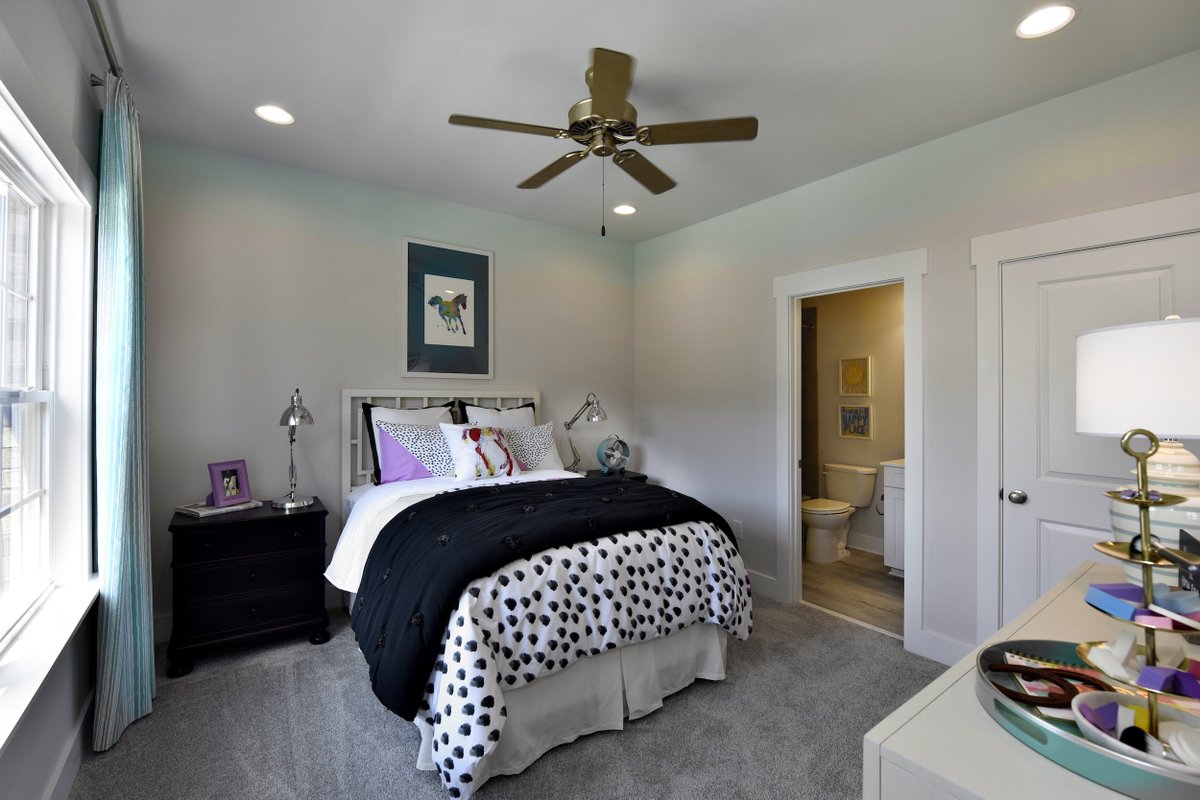 RaleighTM_Home's tweet photo. Adorn her room with #charming #decor... https://t.co/GasM9f22FZ. #bedroom #design #newhome #girlsroom #kidspaces #teenspaces https://t.co/zB22R14nZ9