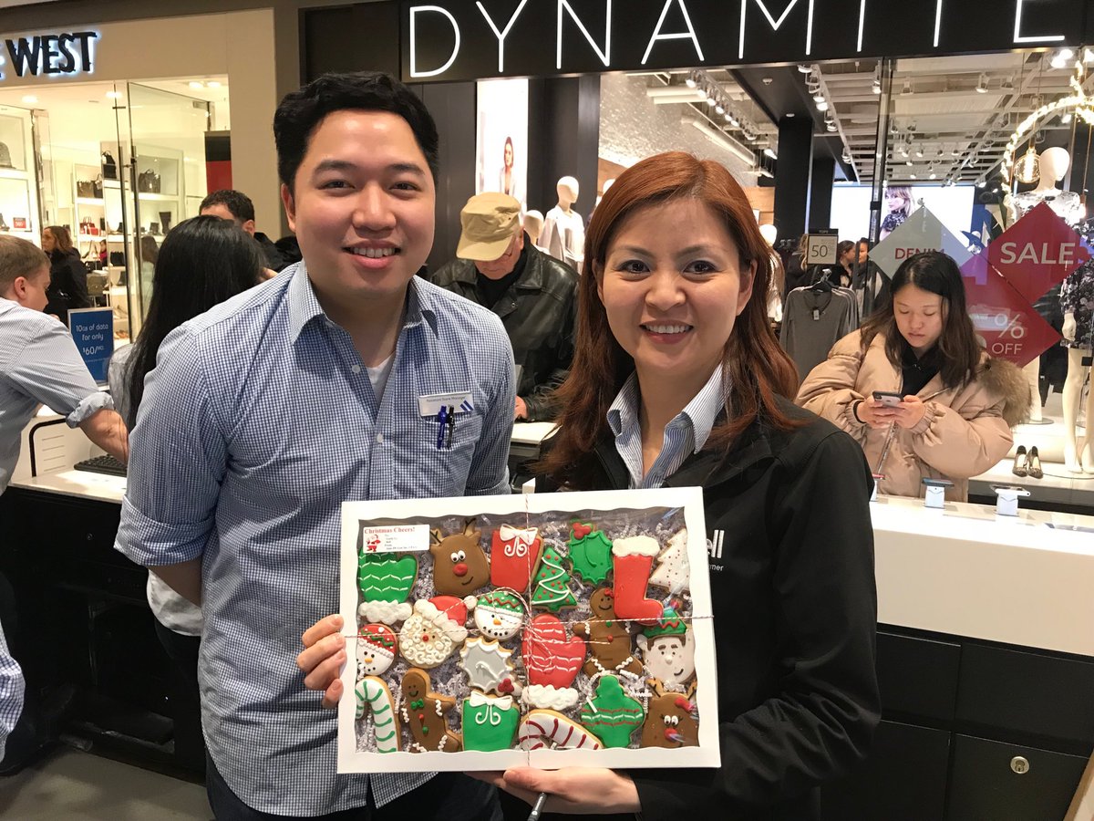 ak2812's tweet photo. @SY_Roadtrip Too busy to offer the best customer service? Not for Linda and @RiordanDelaCruz at Pacific Centre! Happy customer dropped off some Christmas cookies. 😀 https://t.co/5RvLa55r2T