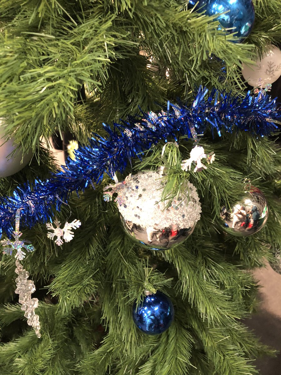 ParkCenterSAC's tweet photo. Pictures with Santa! $1 per Photo! here’s a little sneak peek of the fun! Come on into the auditorium for pictures. https://t.co/WWzpa7lUpD