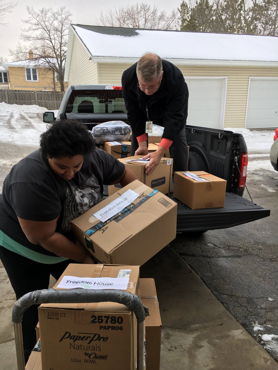 WIPublicService's tweet photo. Our Green Bay-area employees also are supporting @FreedomHouseMin, dropping off food, household necessities, employee donations and a WPS Foundation donation yesterday. We’re proud to support both organizations this holiday season. https://t.co/qJ9XyX8I2F