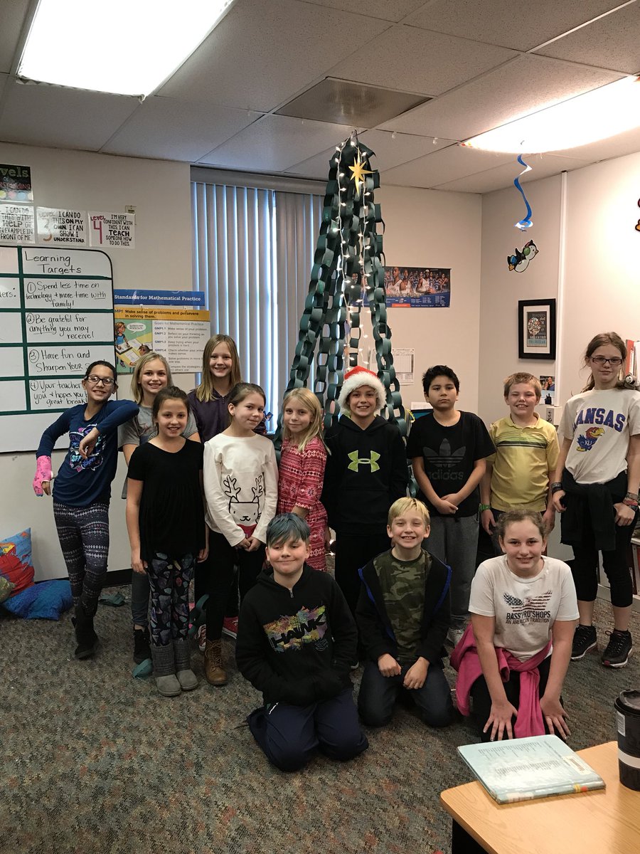 mrsabraves's tweet photo. Happy holidays to your family from Mrs. Anderson’s 5th grade family!!!Enjoy time with friends and family and be sure to spend some time Sharpening the Saw to get ready for the second half of the school year!! #theymadethetree #stemtree #braves https://t.co/LaTjrZ8Wqb